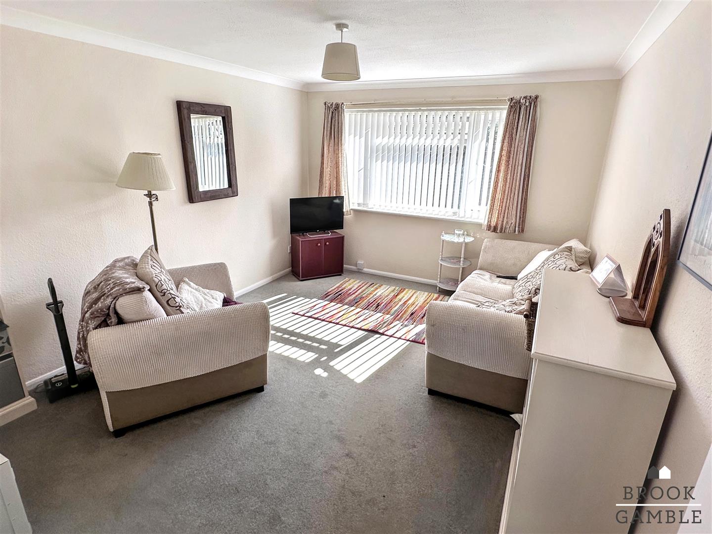 1 Bedroom Bungalow. Broomfield Street in Eastbourne,  3